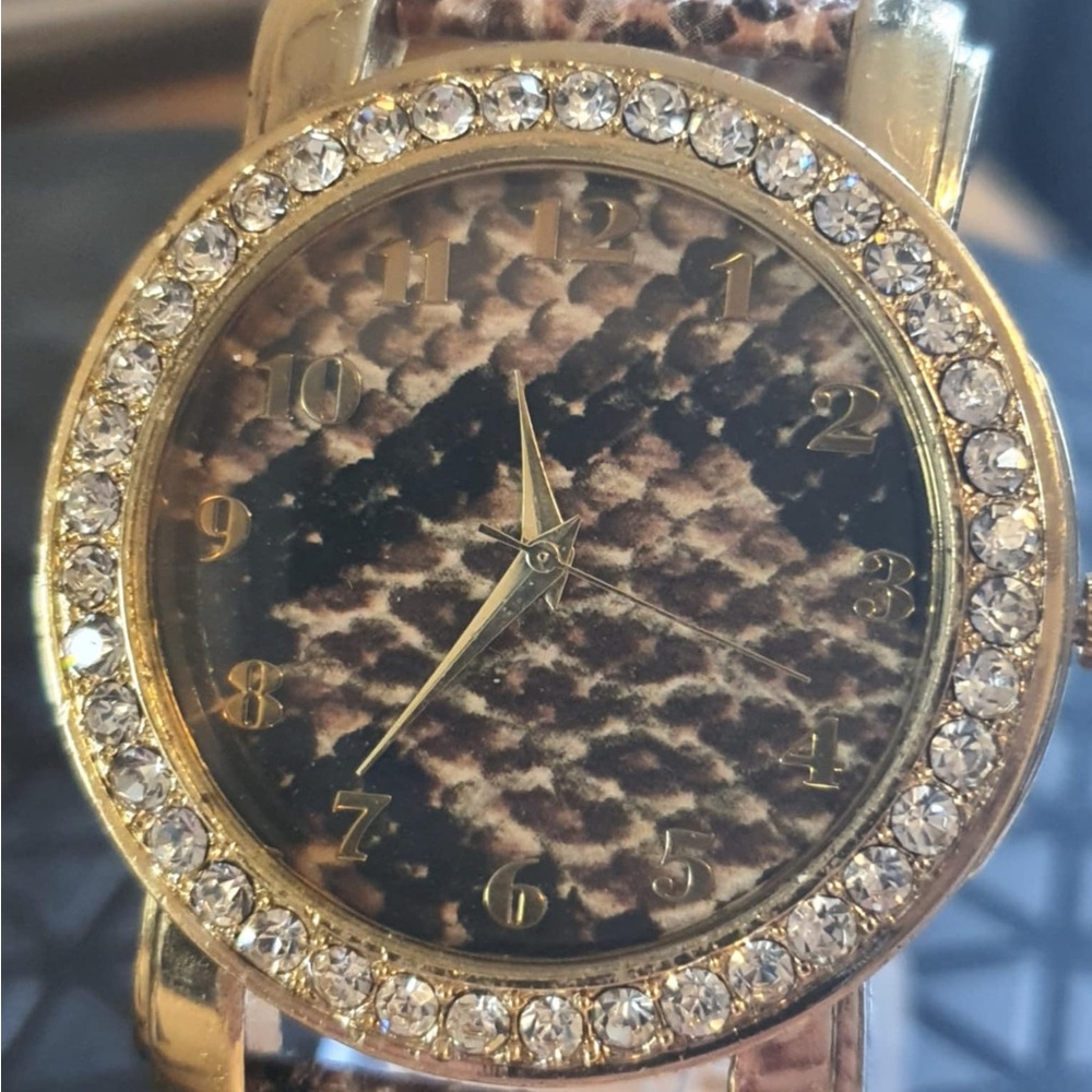 🦋10/$20🦋 American Exchange Goldtone/ Reptile Print.Leather Women's Watch